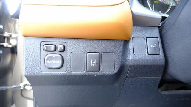 Toyota RAV4 - Photo 25
