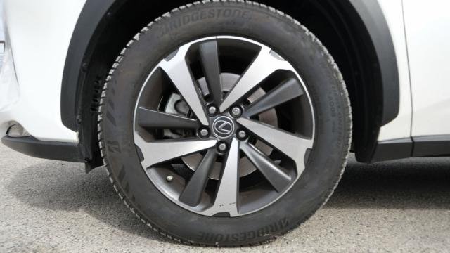 Lexus NX - Photo 23