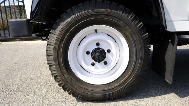 Land Rover Defender - Photo 12