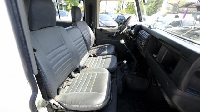Land Rover Defender - Photo 14