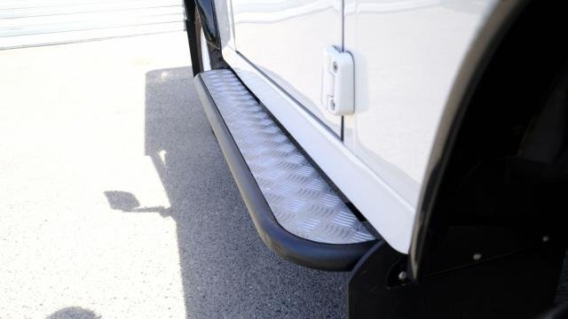Land Rover Defender - Photo 20