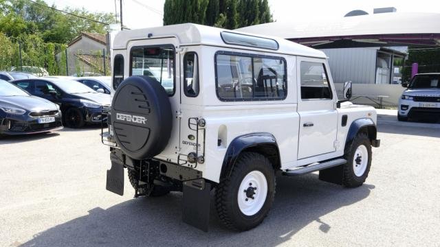 Land Rover Defender - Photo 3