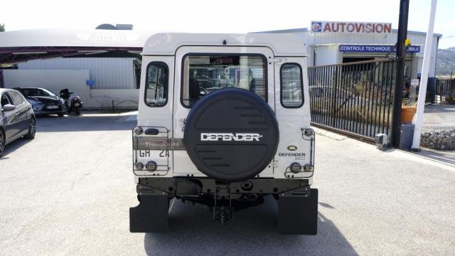 Land Rover Defender - Photo 4