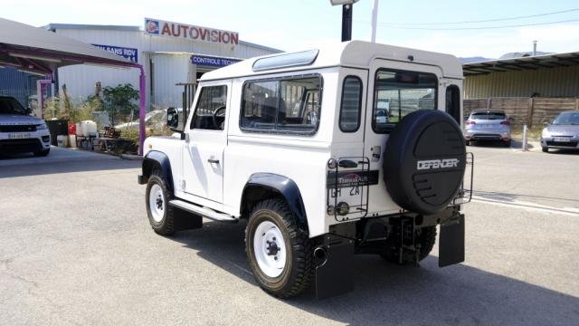Land Rover Defender - Photo 5