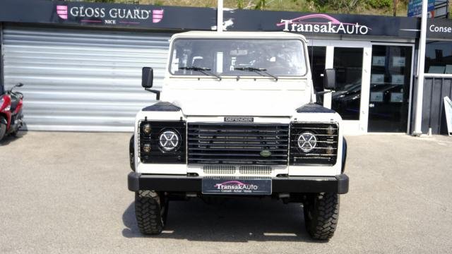 Land Rover Defender - Photo 8