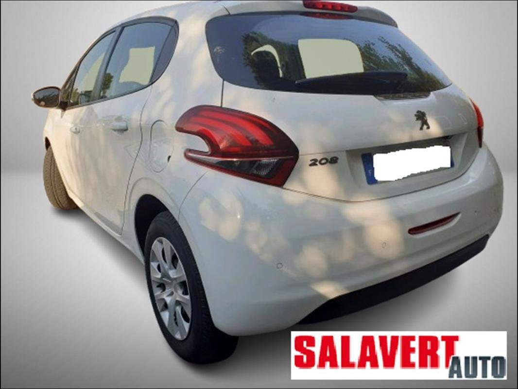 Peugeot 208 - Photo 3
