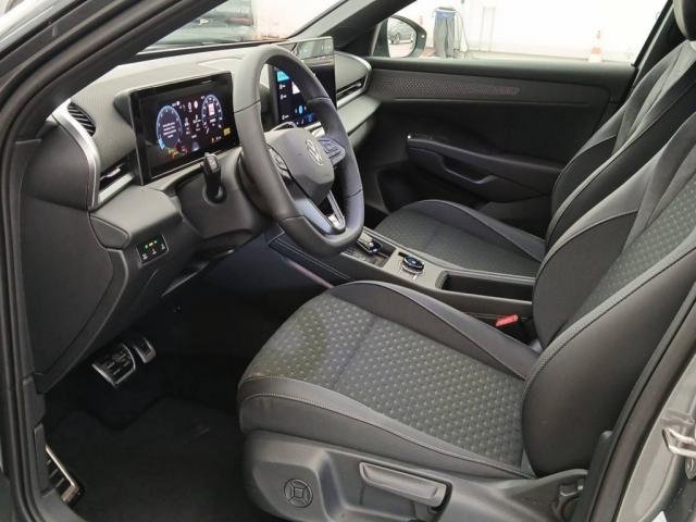 Volkswagen T-Roc - Photo 12