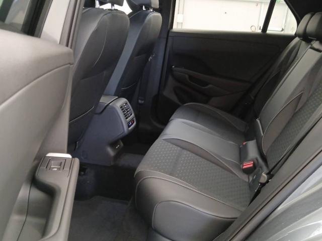 Volkswagen T-Roc - Photo 13