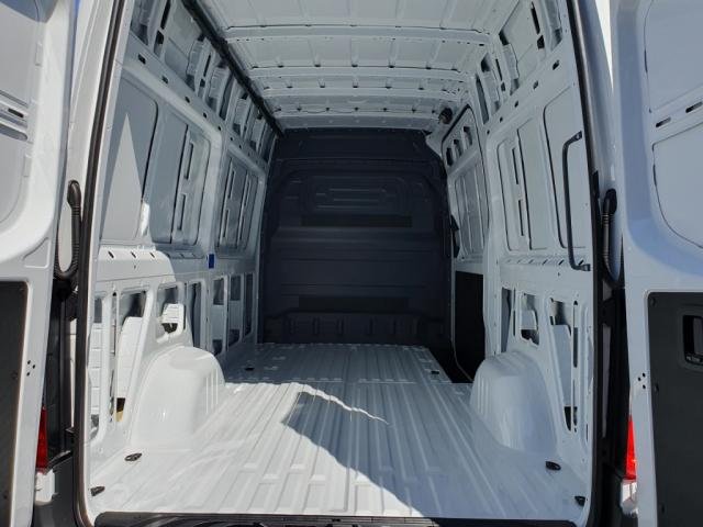 Mercedes Sprinter - Photo 11