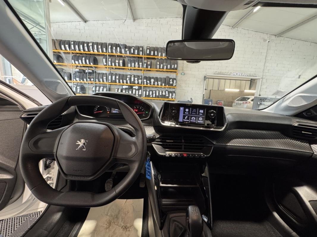 Peugeot 208 - Photo 9