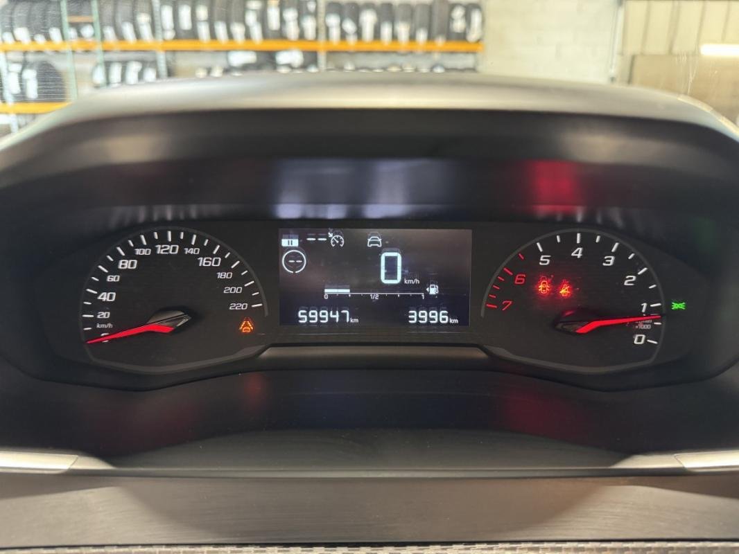 Peugeot 208 - Photo 10