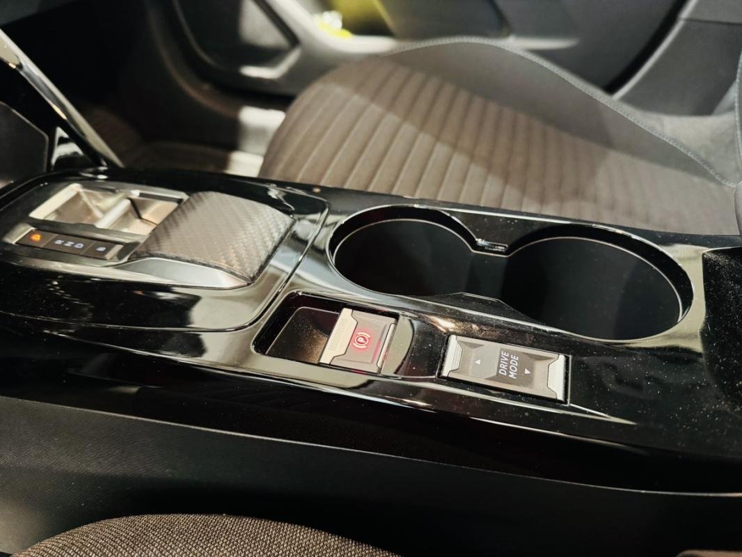 Peugeot E-208 - Photo 12