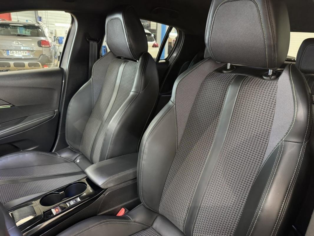 Peugeot 208 - Photo 16