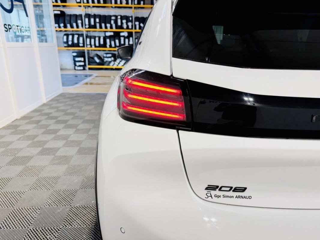 Peugeot 208 - Photo 8