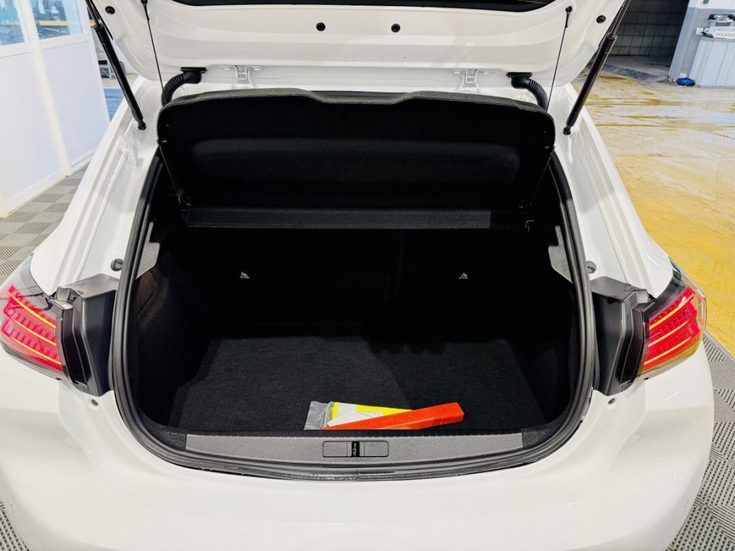 Peugeot 208 - Photo 9