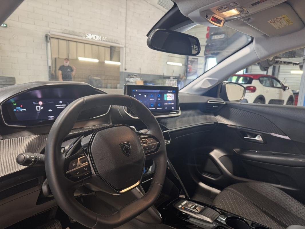 Peugeot 208 - Photo 10