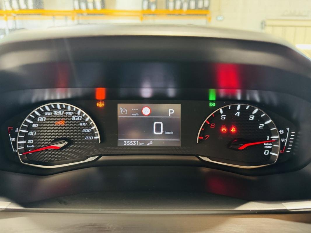 Peugeot 208 - Photo 14