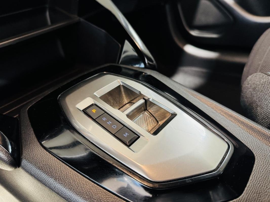 Peugeot 208 - Photo 16