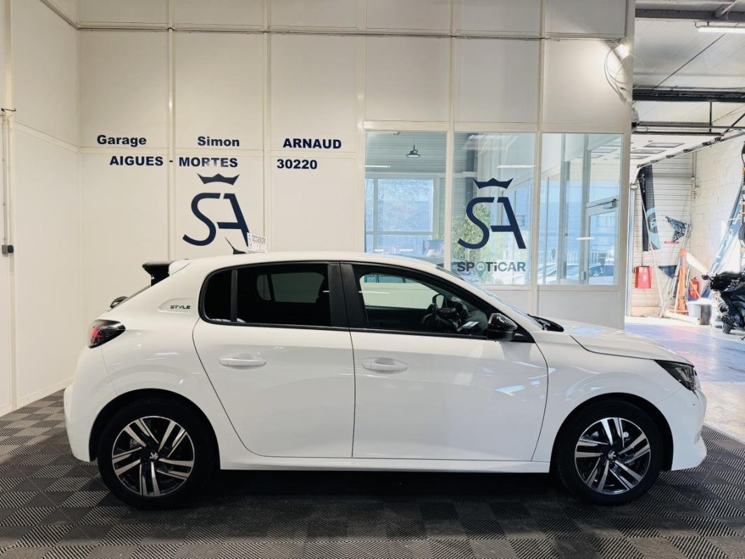 Peugeot 208 - Photo 9