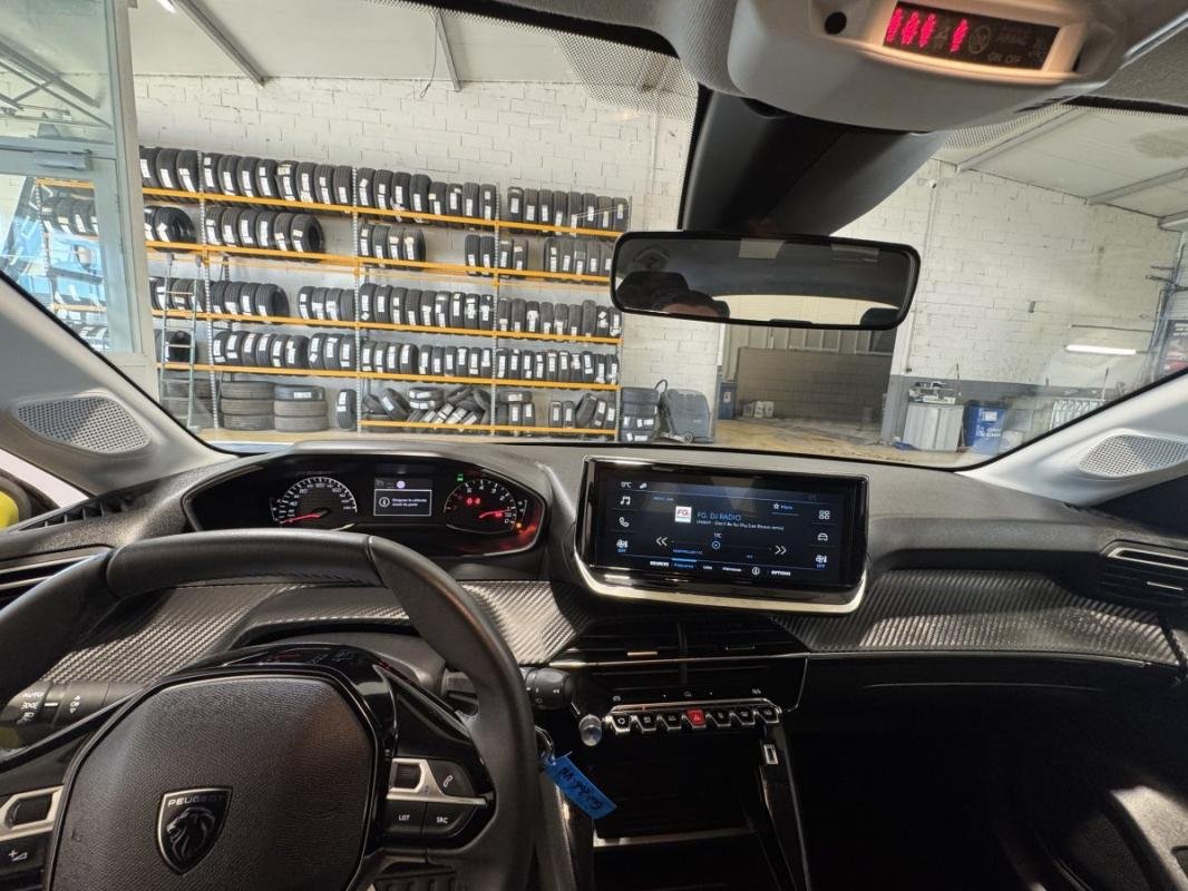 Peugeot 208 - Photo 11