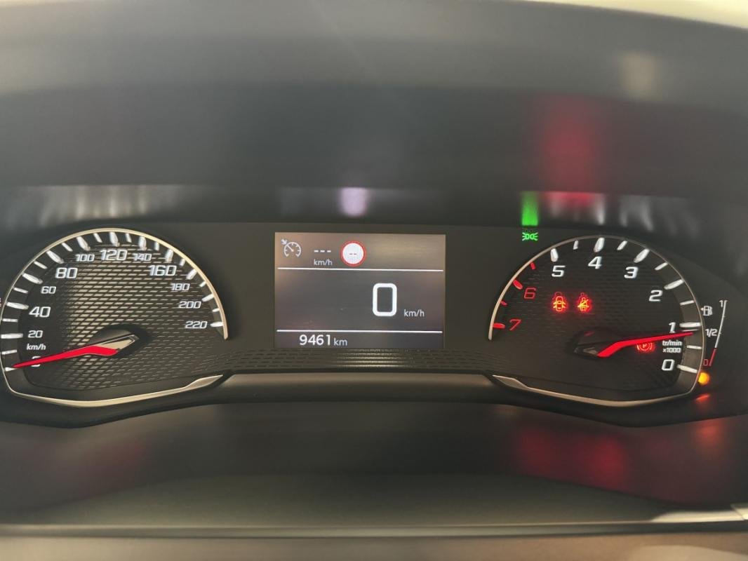 Peugeot 208 - Photo 12