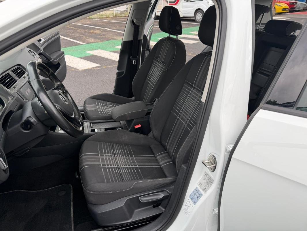 Volkswagen Golf - Photo 9