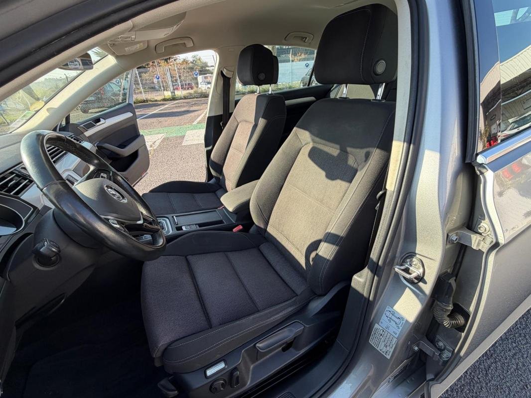 Volkswagen Passat - Photo 5