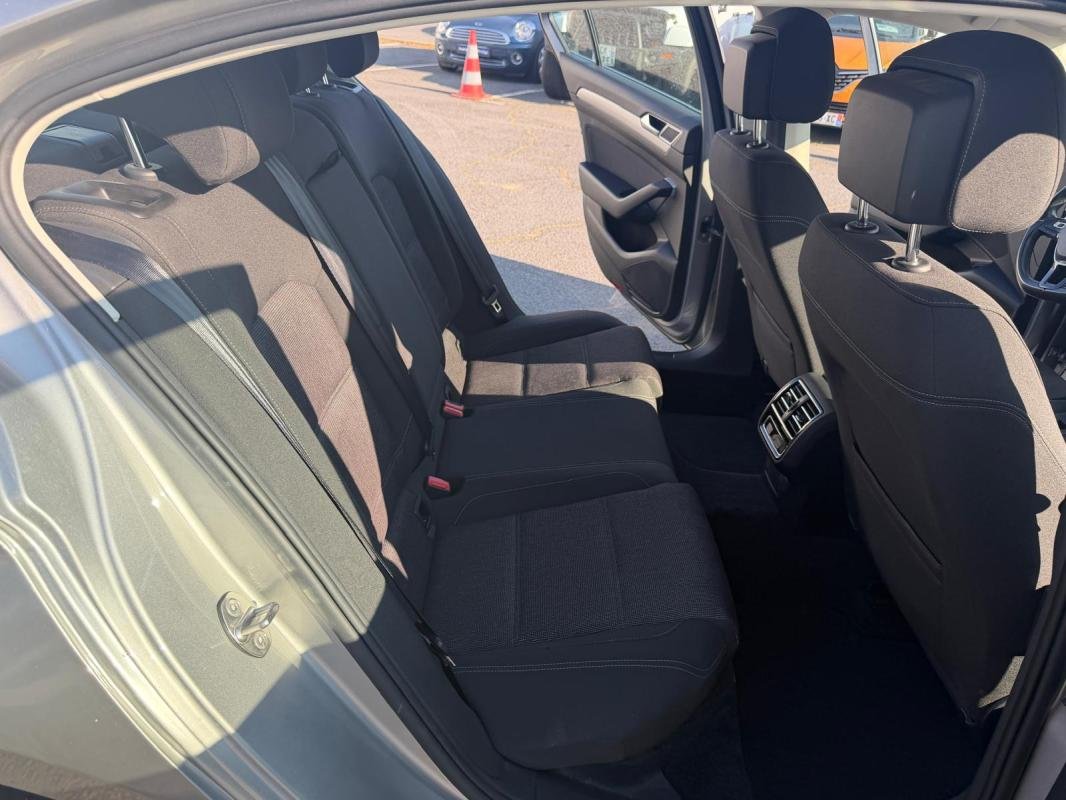 Volkswagen Passat - Photo 7