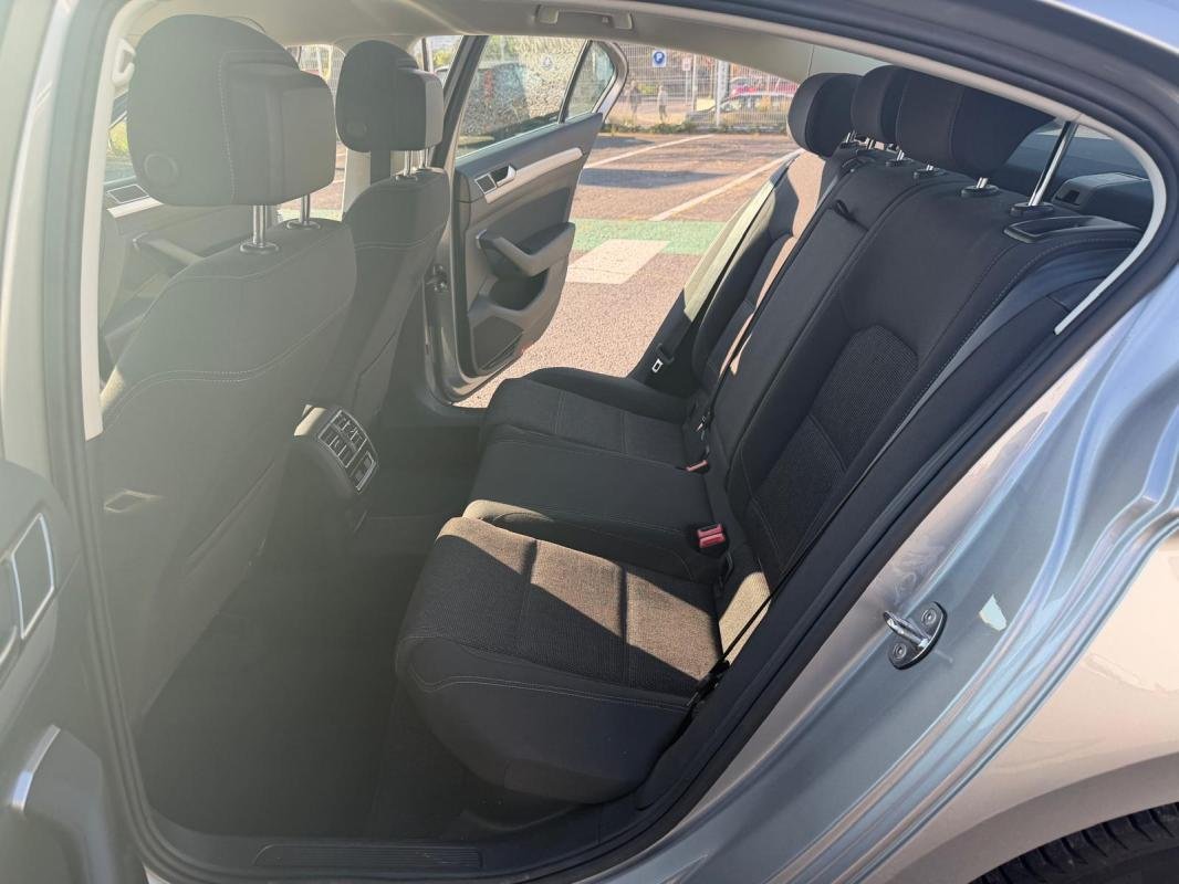 Volkswagen Passat - Photo 8
