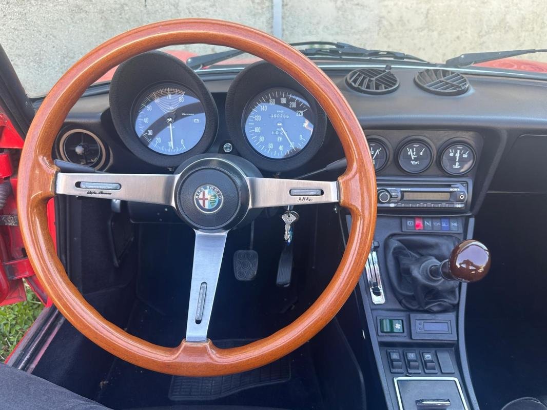 Alfa Romeo Spider - Photo 7