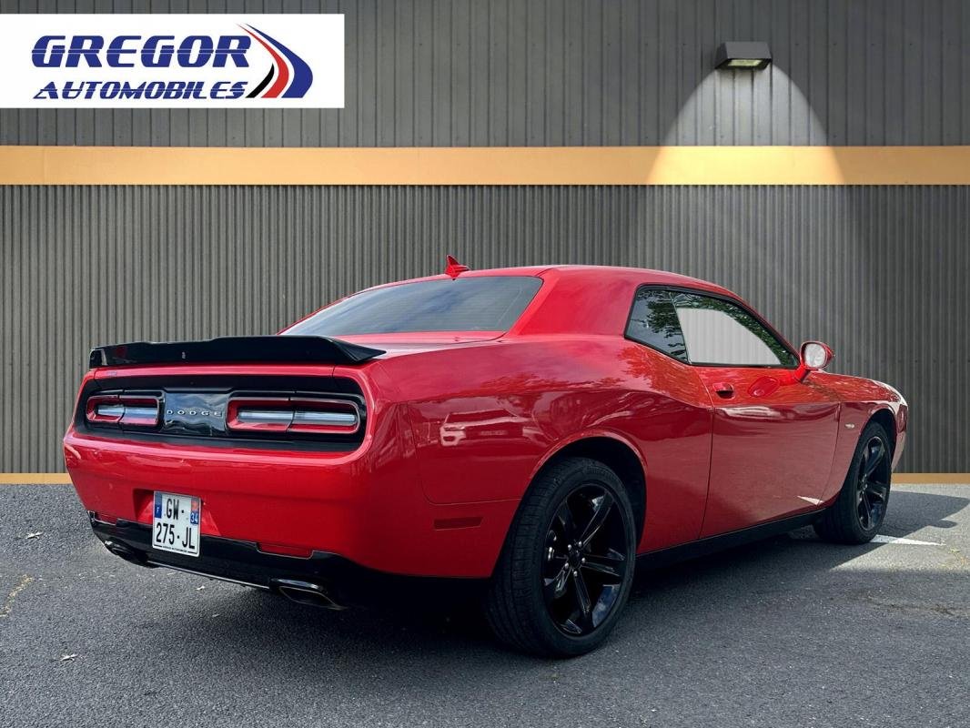 Dodge Challenger - Photo 3