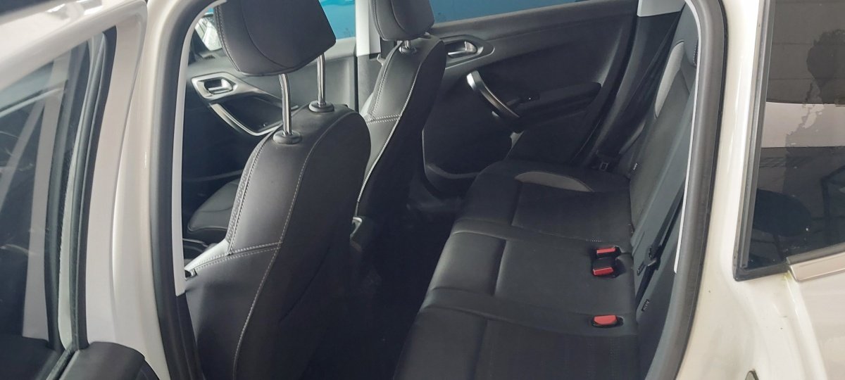 Peugeot 2008 - Photo 12