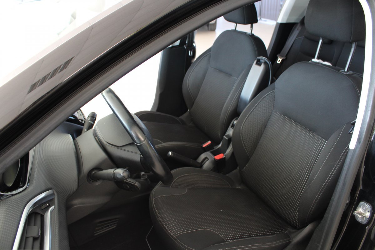 Peugeot 208 - Photo 6
