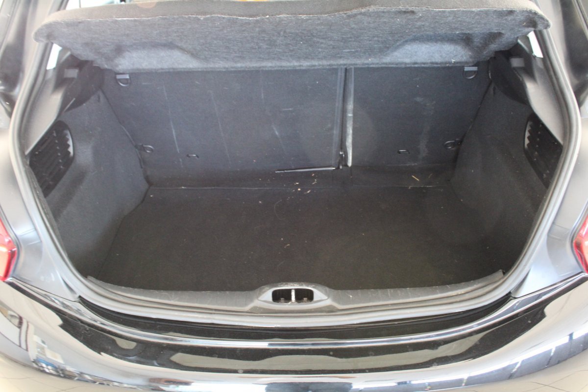 Peugeot 208 - Photo 9