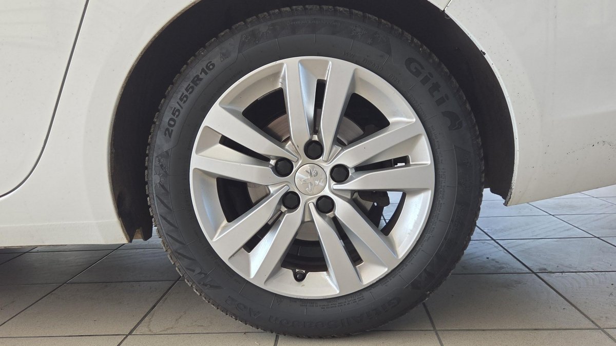 Peugeot 308 - Photo 6