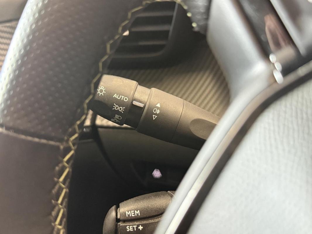 Peugeot 208 - Photo 15