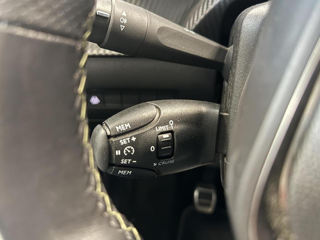 Peugeot 208 - Photo 16