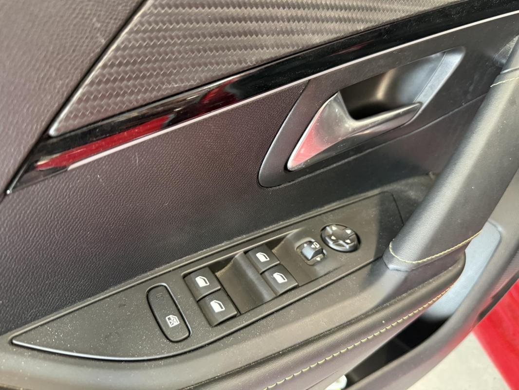Peugeot 208 - Photo 18