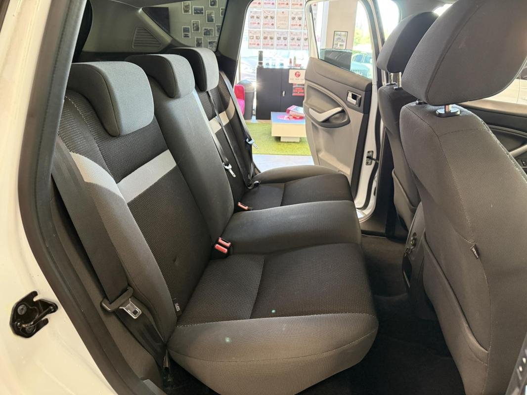 Ford Kuga - Photo 14