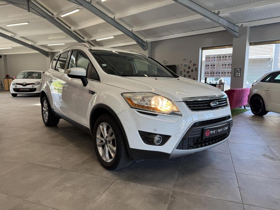 Ford Kuga - Photo 2