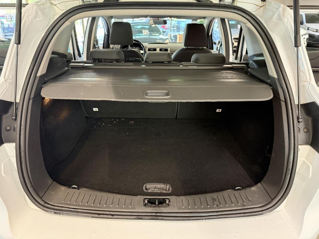 Ford Kuga - Photo 10