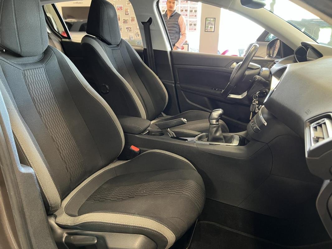 Peugeot 308 - Photo 12