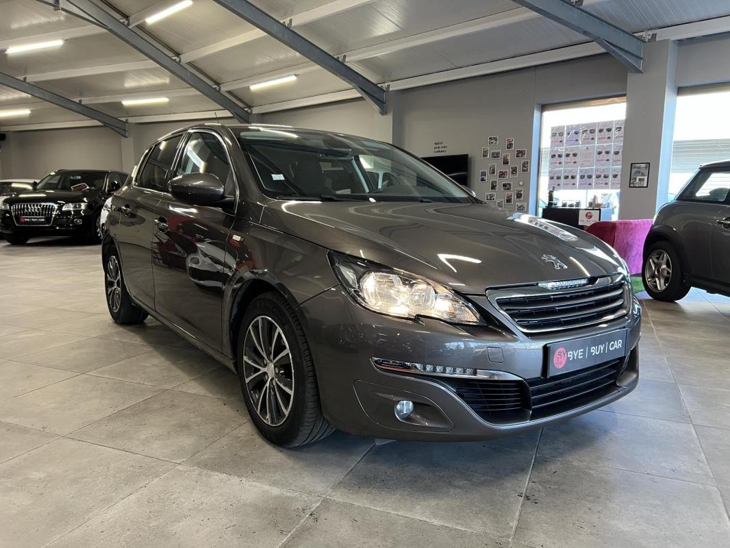 Peugeot 308 - Photo 2