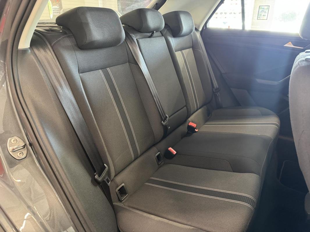 Volkswagen T-Roc - Photo 13