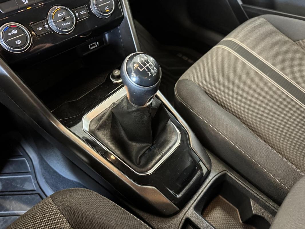 Volkswagen T-Roc - Photo 23