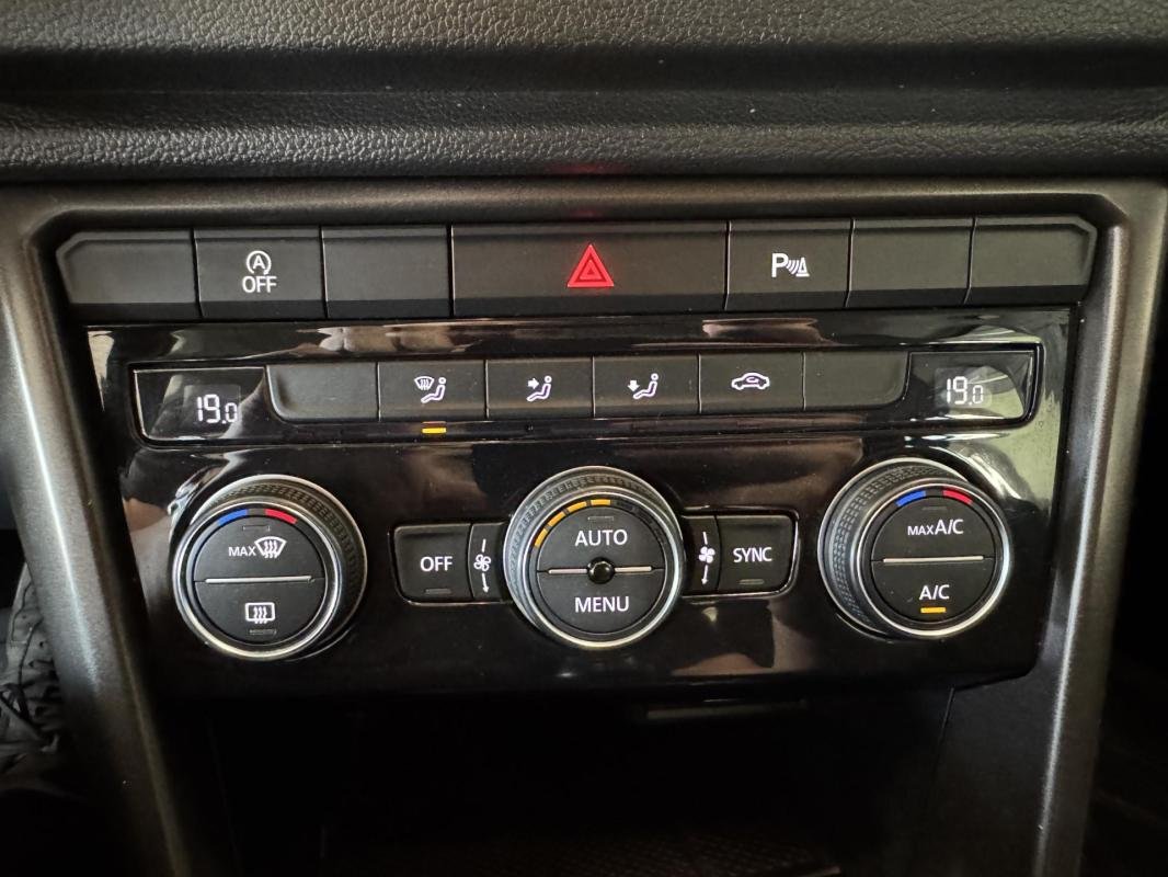 Volkswagen T-Roc - Photo 31