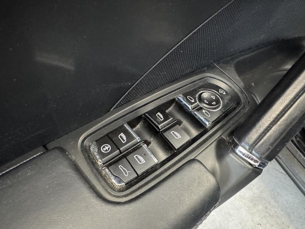 Porsche Cayenne - Photo 25