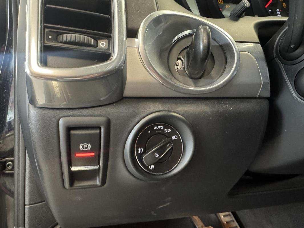 Porsche Cayenne - Photo 28
