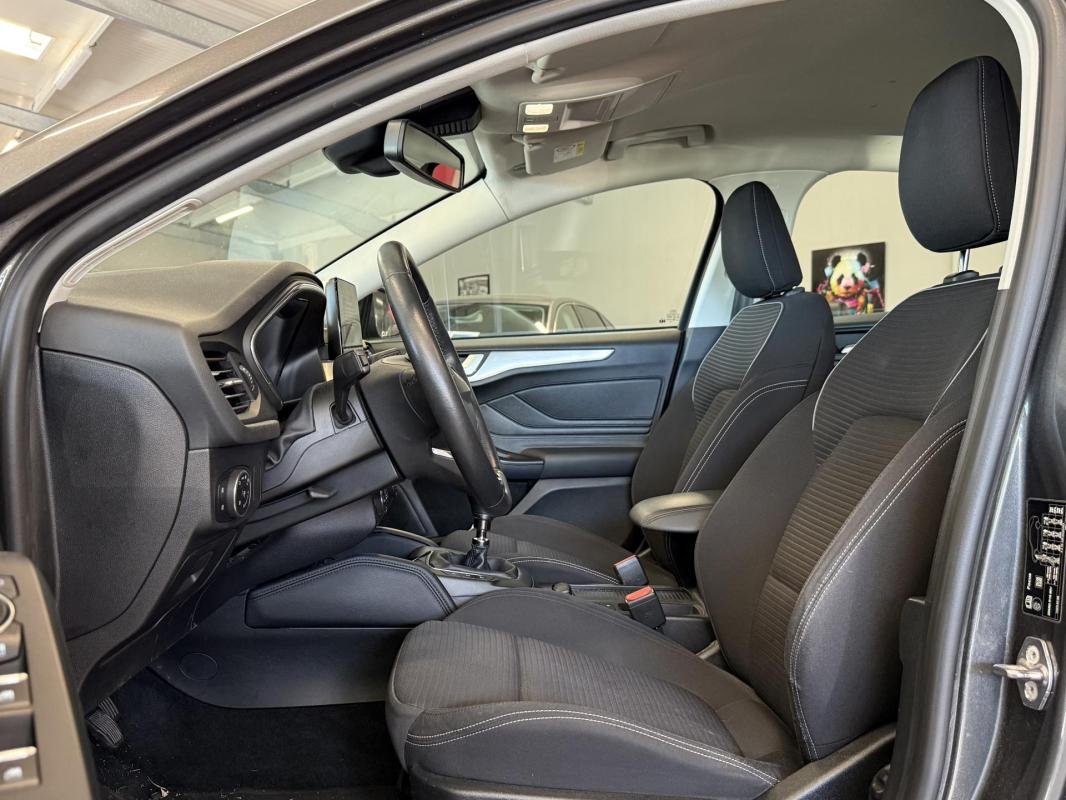 Ford Focus - Photo 11