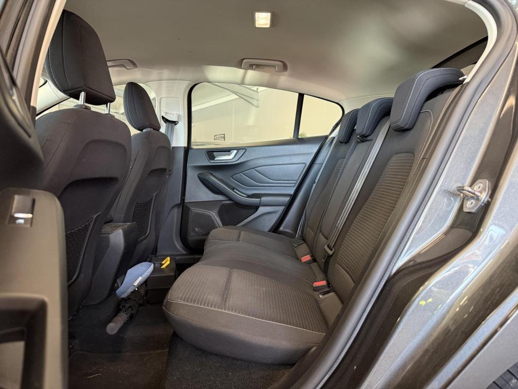 Ford Focus - Photo 12